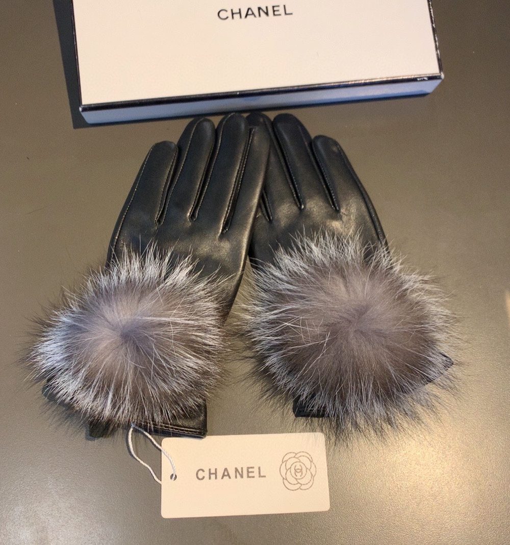 Chanel Gloves In Black