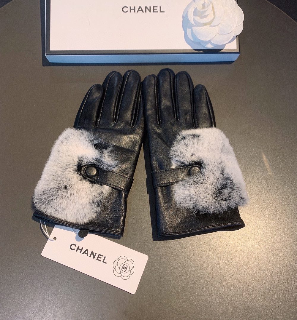 Chanel Gloves In Black