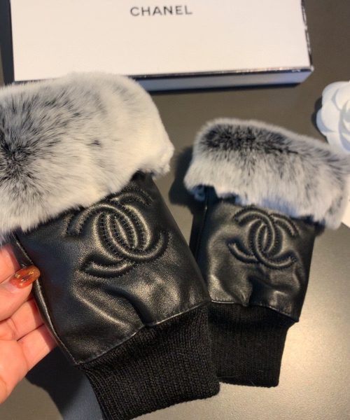Chanel Gloves In Black