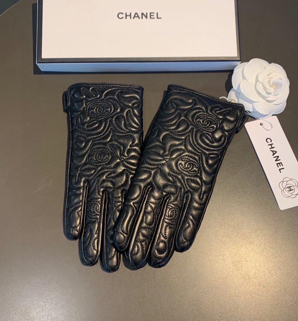 Chanel Gloves In Black