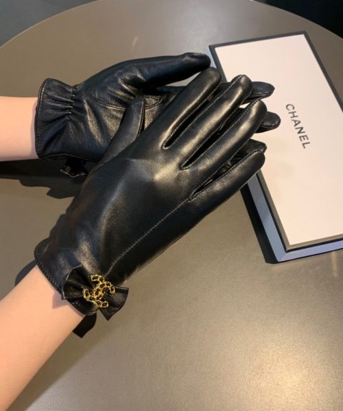 Chanel Gloves In Black