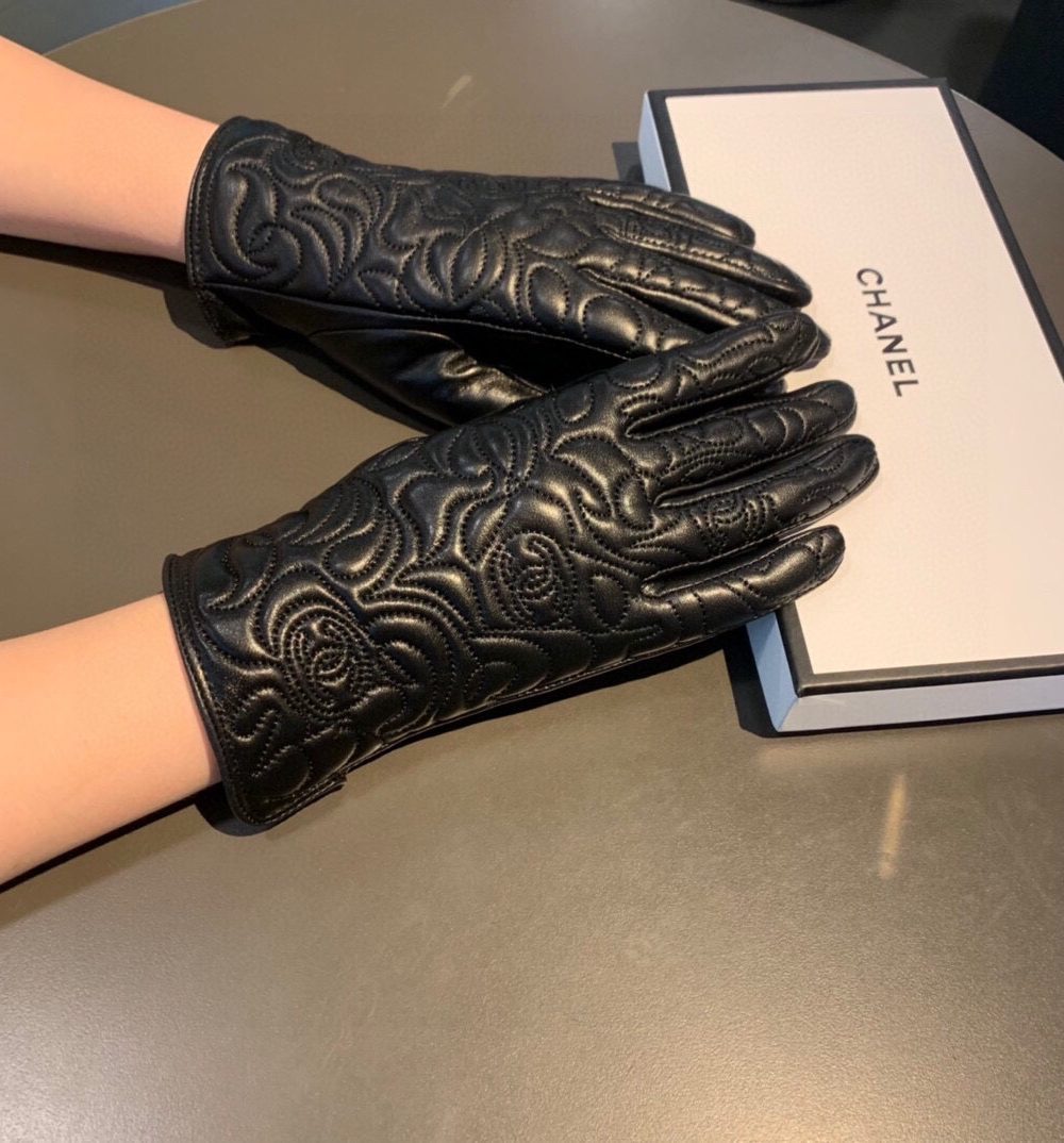 Chanel Gloves In Black