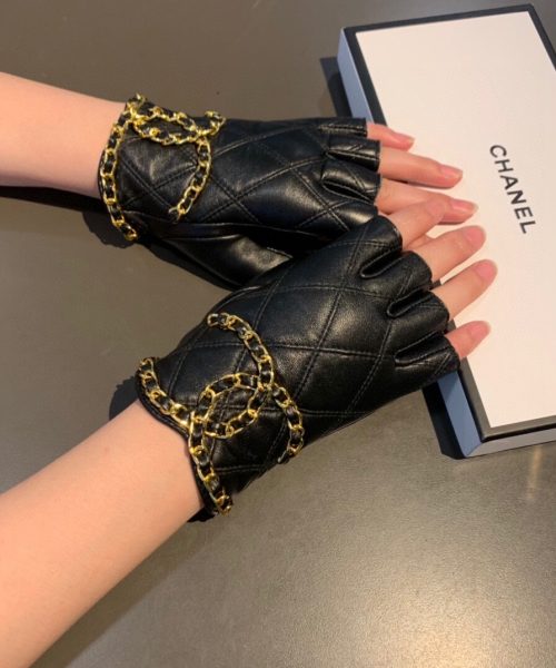 Chanel Gloves In Black