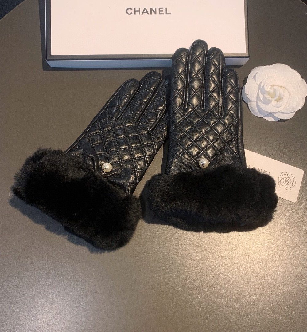Chanel Gloves In Black