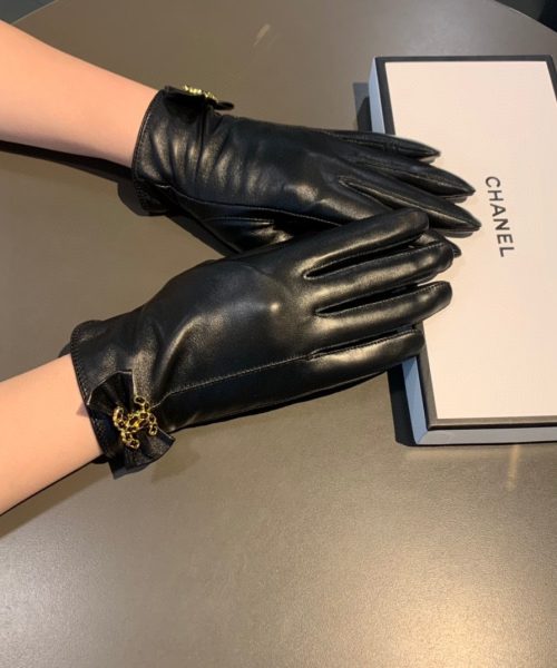 Chanel Gloves In Black