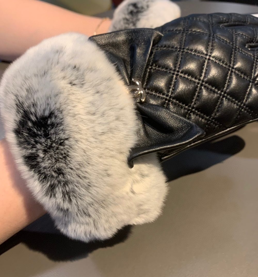 Chanel Gloves In Black