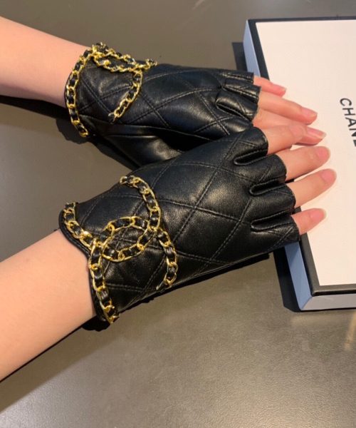Chanel Gloves In Black