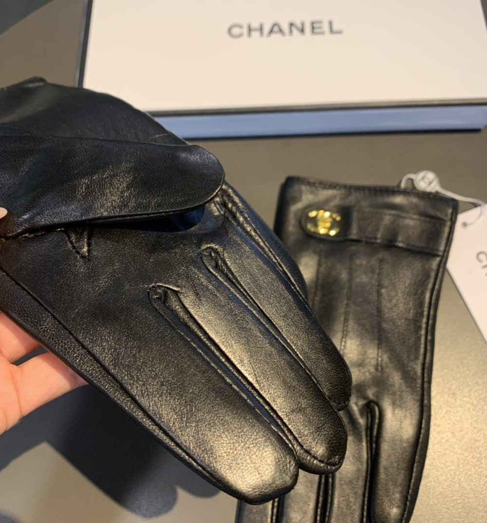 Chanel Gloves In Black
