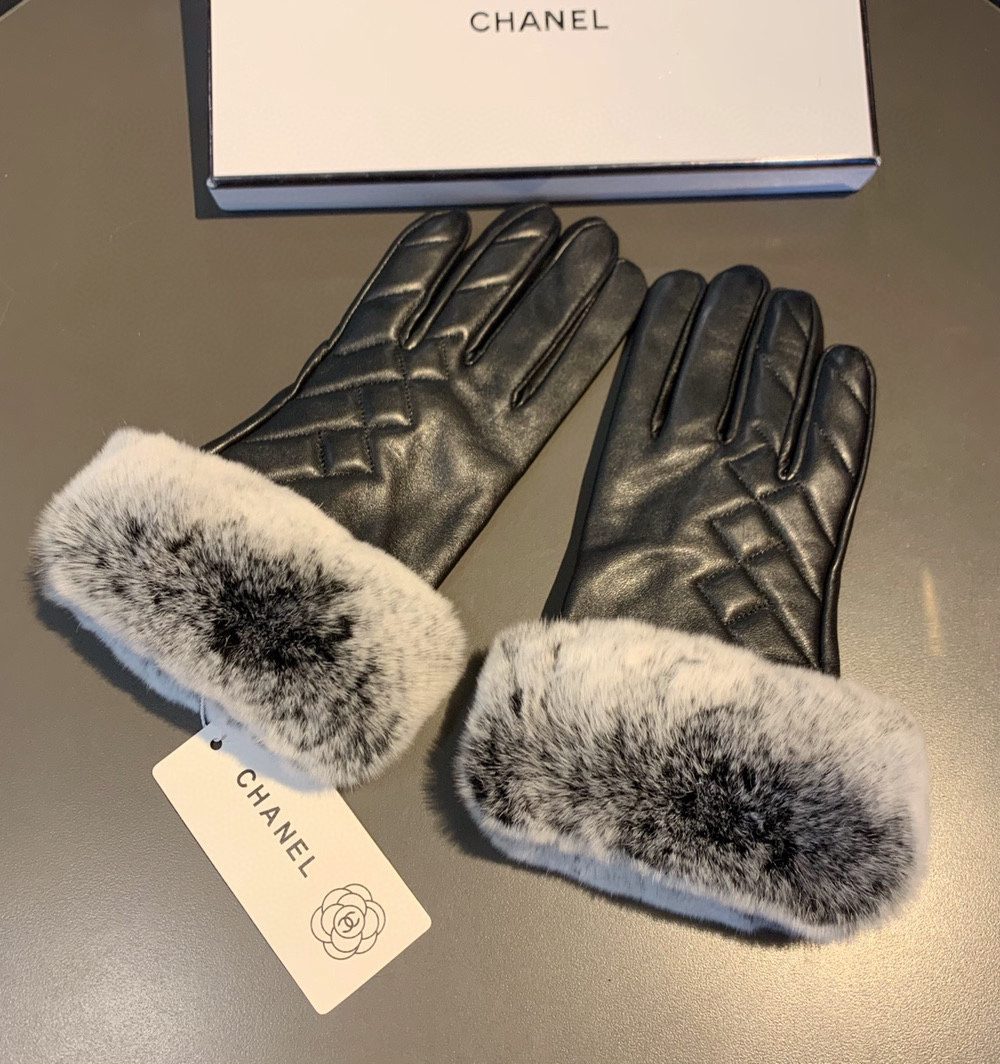 Chanel Gloves In Black