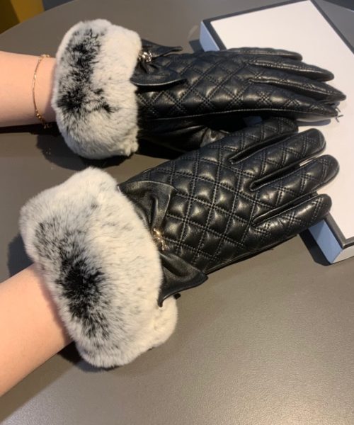 Chanel Gloves In Black