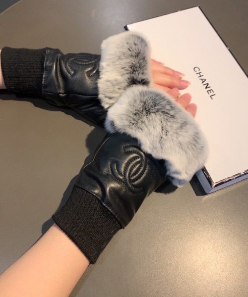 Chanel Gloves In Black