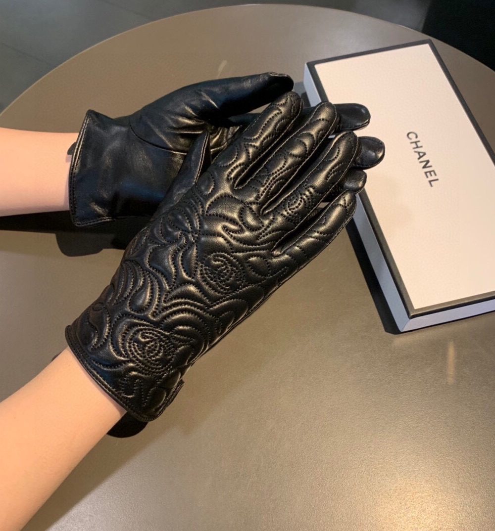 Chanel Gloves In Black