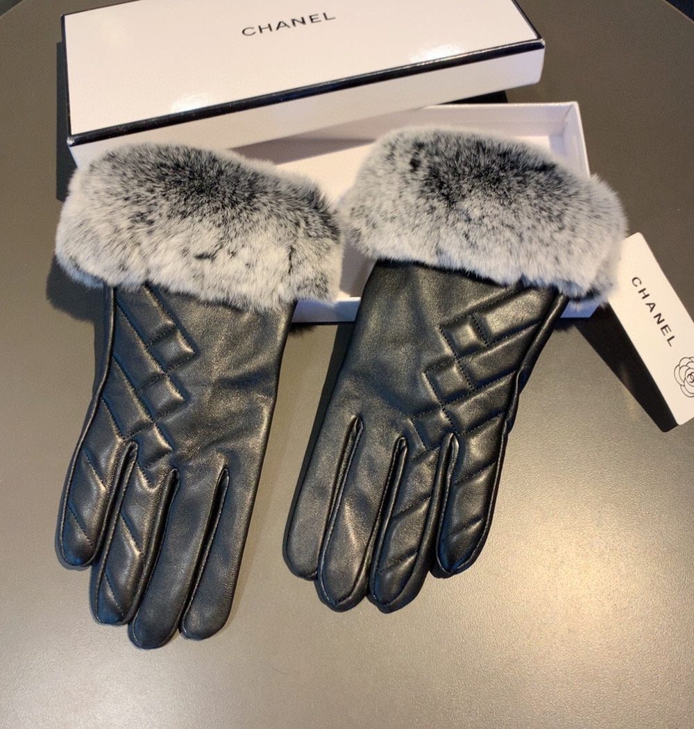 Chanel Gloves In Black