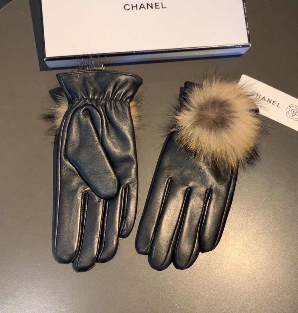 Chanel Gloves In Black