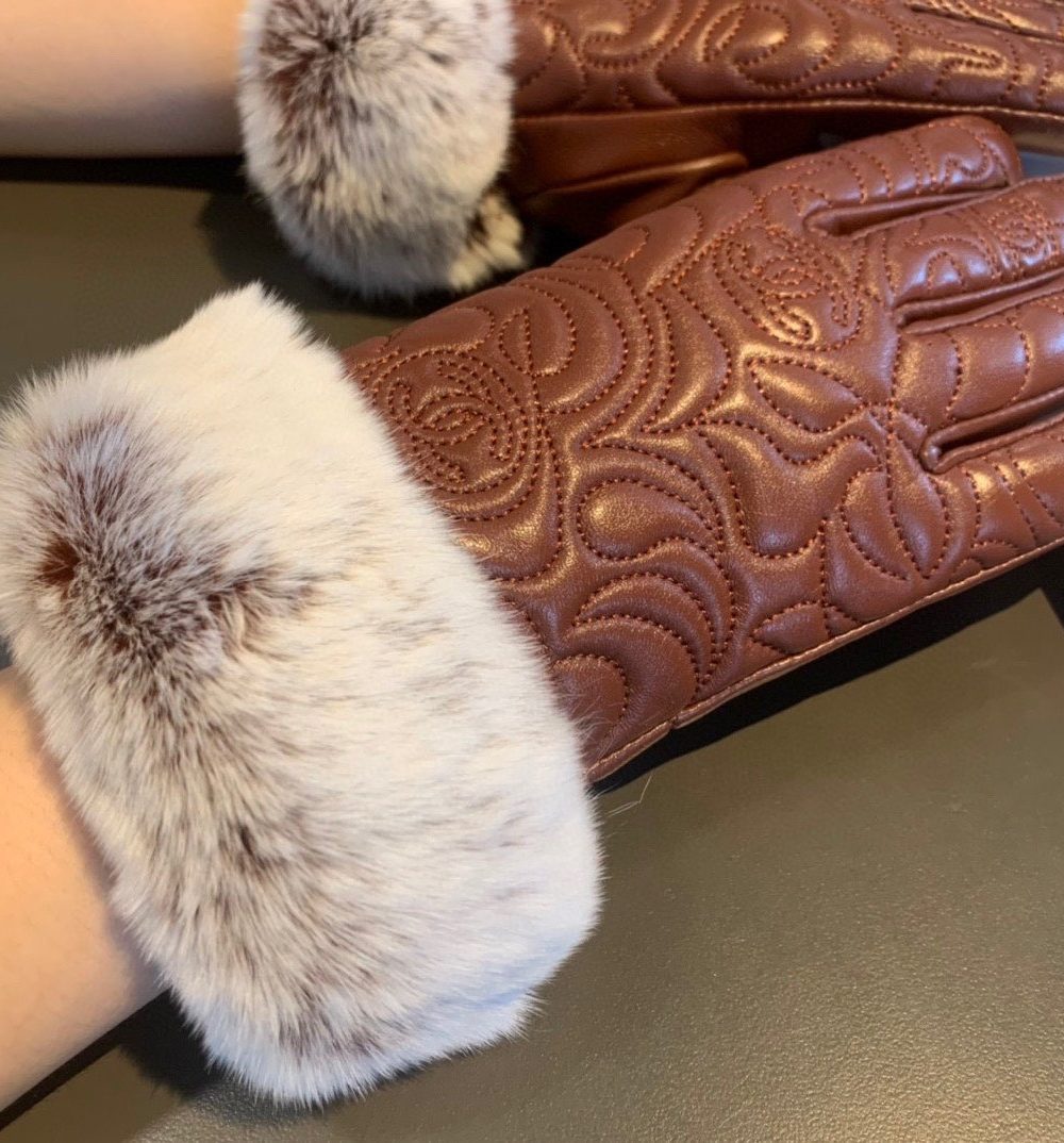 Chanel Gloves In Brown