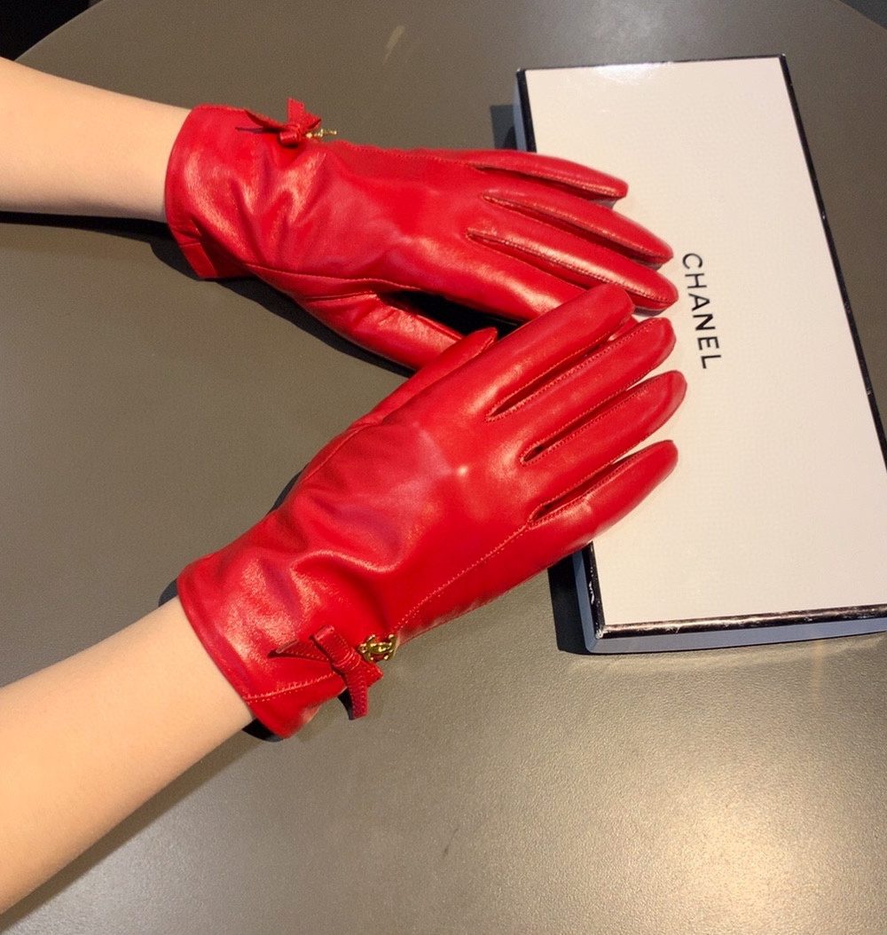 Chanel Gloves In Red