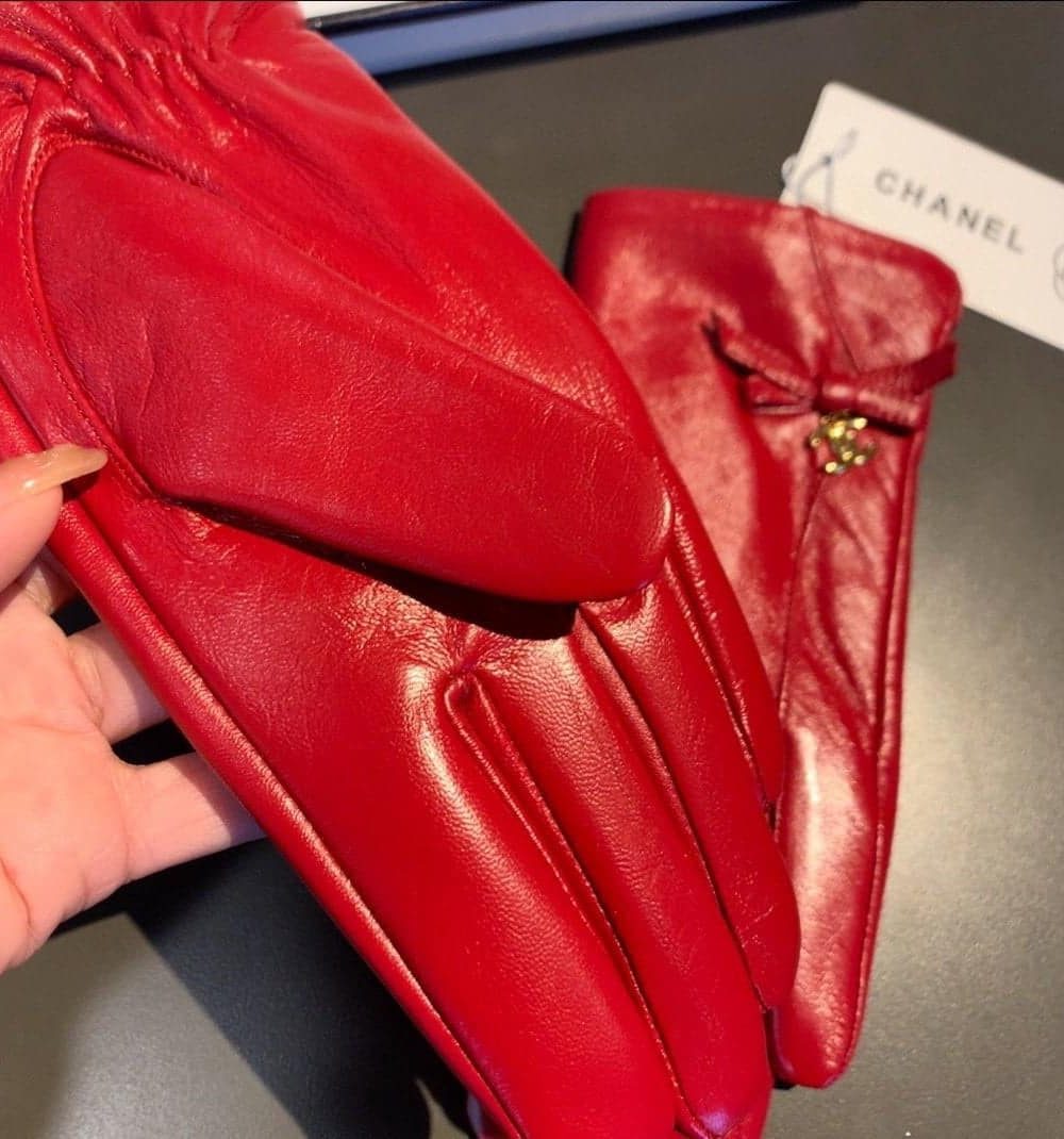 Chanel Gloves In Red
