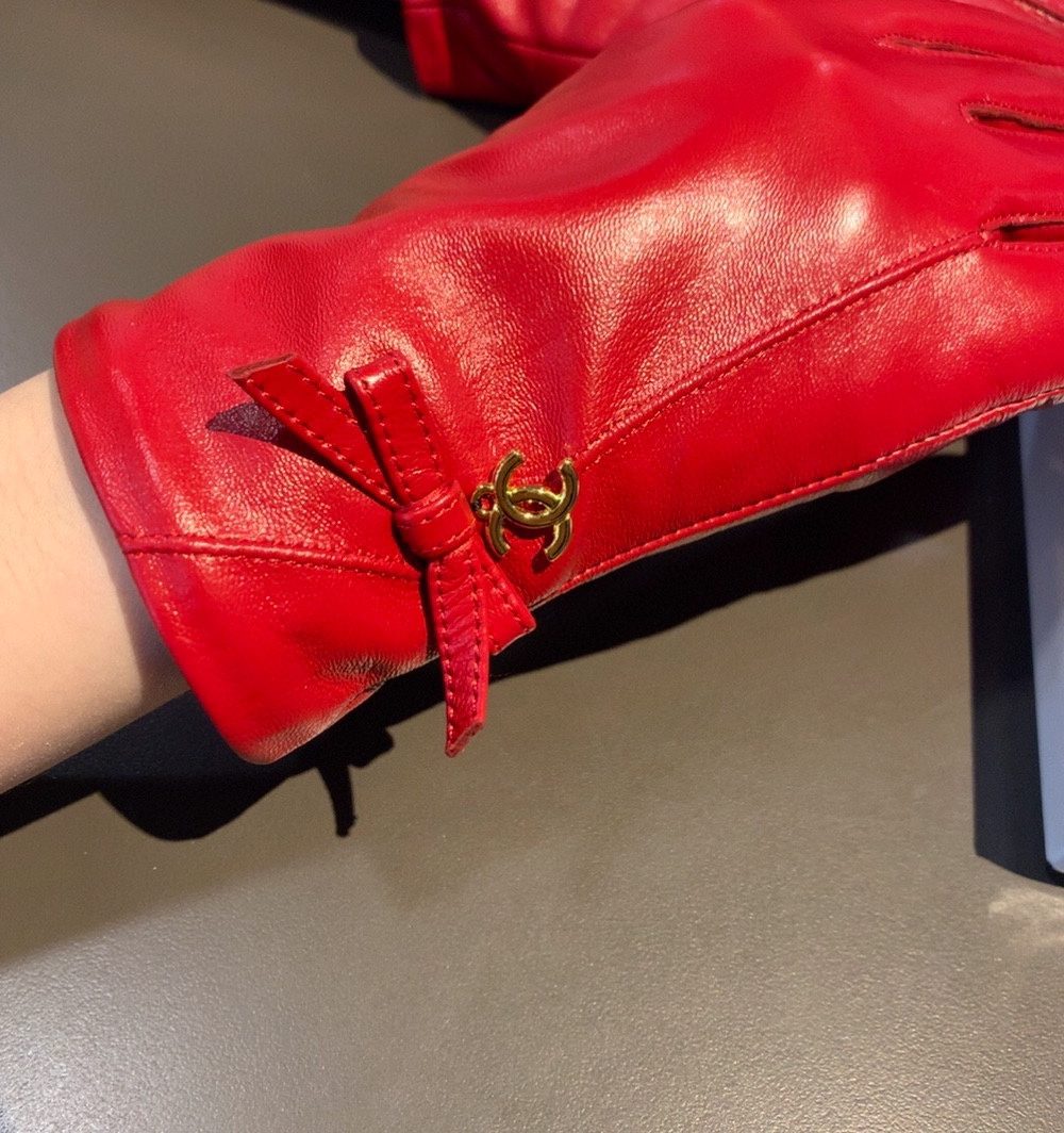 Chanel Gloves In Red