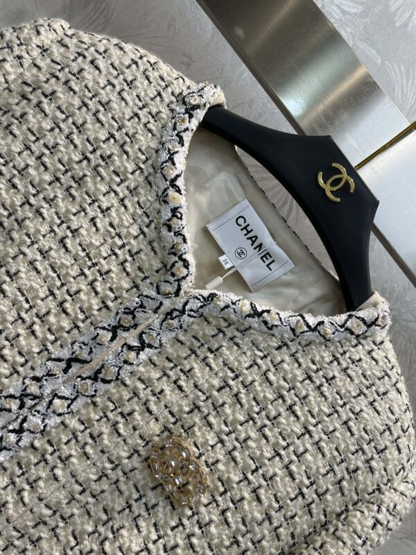 Chanel Gold Button Tweed Cream For Women