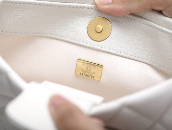 [REP 1:1] Chanel HoBo Heart Adjustment Buckle White For Women 18cm / 7.1in