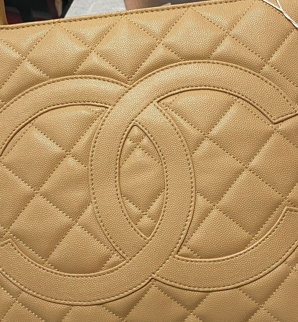 [REP 1:1] Chanel Medallion Tote Gold Hardware Caviar Yellow For Women, Women's Handbags, Shoulder Bags 11.8in/30cm