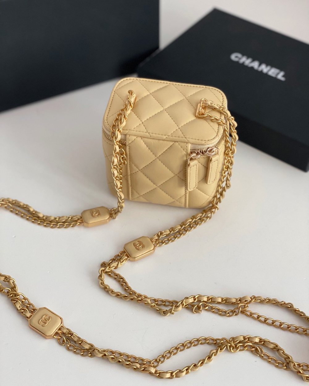 [REP 1:1] Chanel Small Vanity With Chain Yellow For Women, Women's Bags 4.3in/11cm