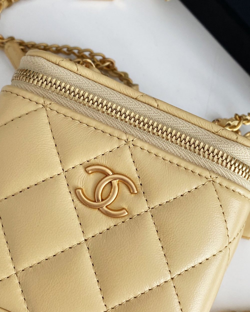 [REP 1:1] Chanel Small Vanity With Chain Yellow For Women, Women's Bags 4.3in/11cm