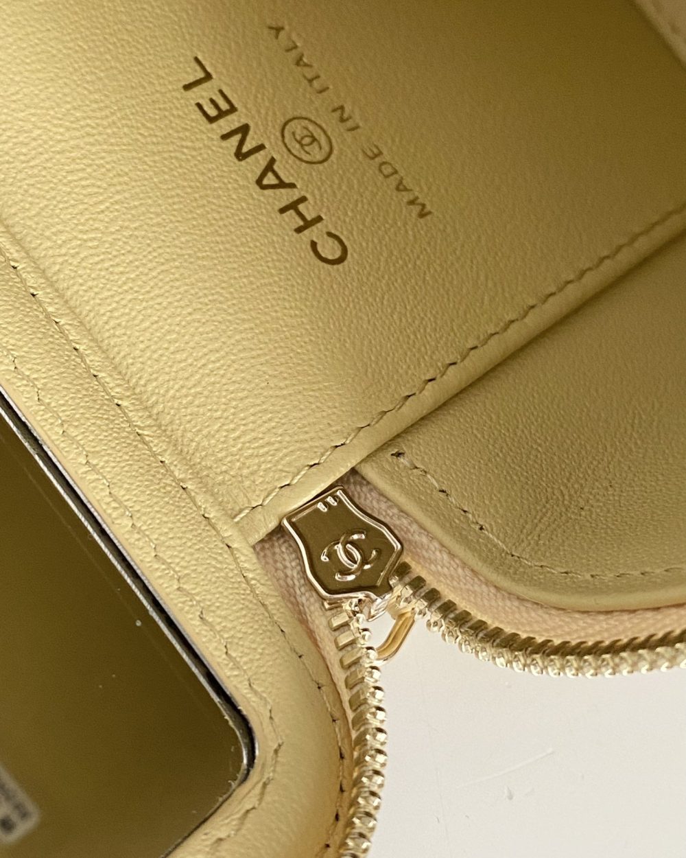 [REP 1:1] Chanel Small Vanity With Chain Yellow For Women, Women's Bags 4.3in/11cm