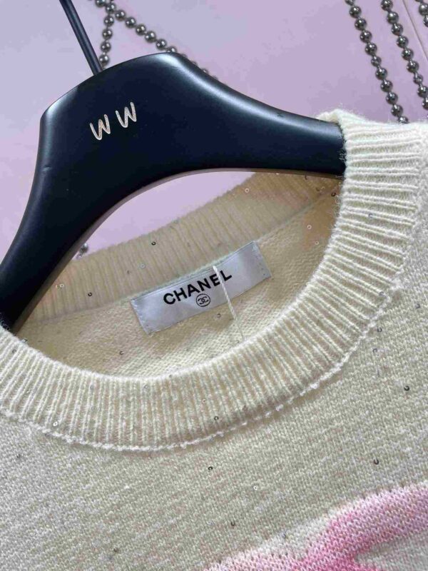 Chanel Sweater With CC Logo At Front White For Women