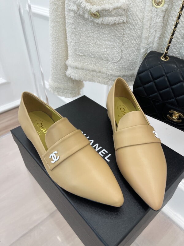 Chanel Women's Loafer With Logo Beige For Women