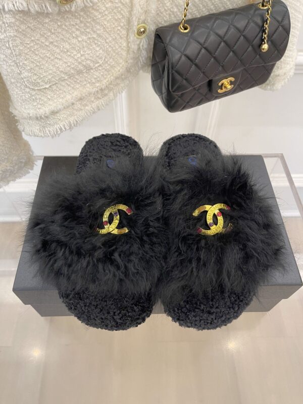 Chanel Women's Mules Black For Women 0,7in/ 2cm