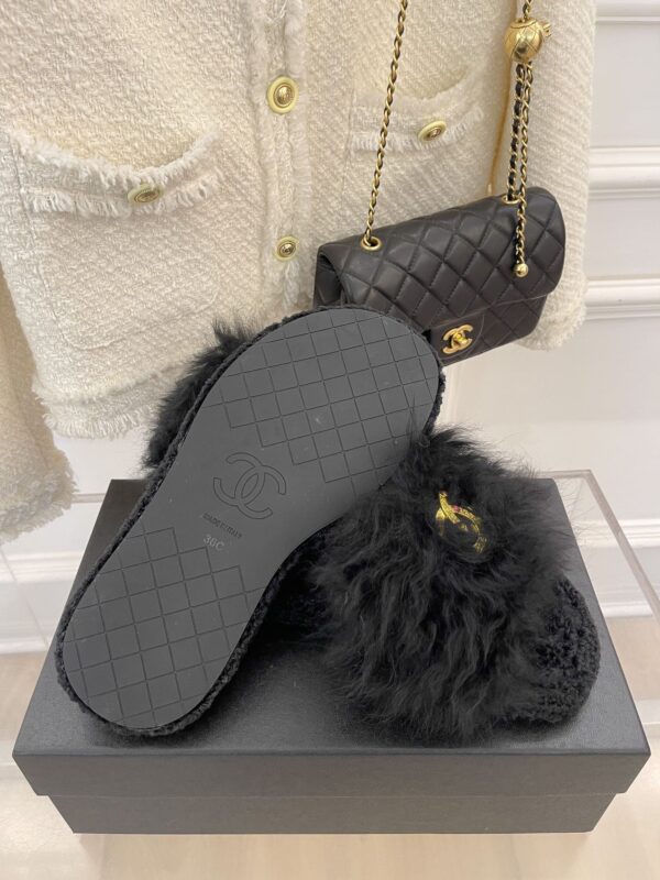 Chanel Women's Mules Black For Women 0,7in/ 2cm