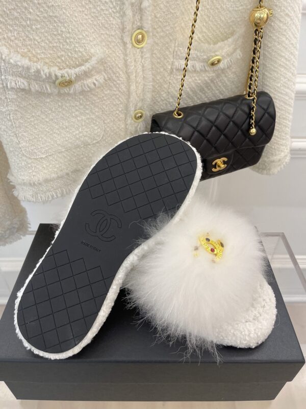 Chanel Women's Mules White For Women 0,7in/ 2cm