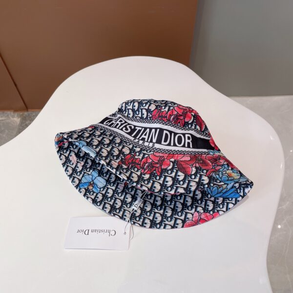 Christian Dior Bucket Hat Black/White Hat