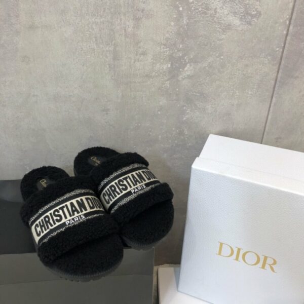 Christian Dior Dway Slide Black Embroidered Cotton And Shearling Black For Women CD KCQ551ESK_S11X