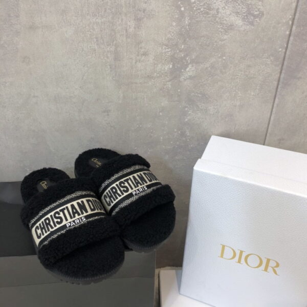 Christian Dior Dway Slide Black Embroidered Cotton And Shearling Black For Women CD KCQ551ESK_S11X