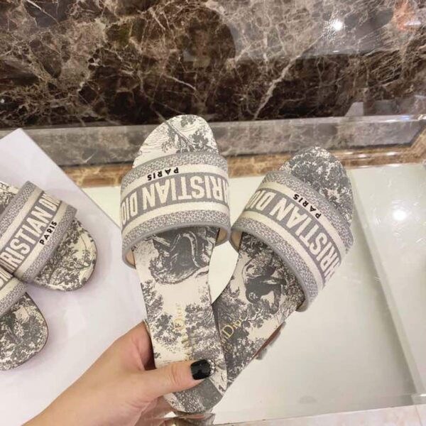 Christian Dior Dway Slide Gray Toile De Jouy Embroidered Cotton Gray For Women CD KCQ209TJE_S21G