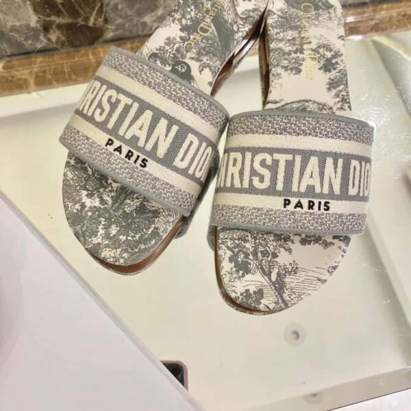 Christian Dior Dway Slide Gray Toile De Jouy Embroidered Cotton Gray For Women CD KCQ209TJE_S21G