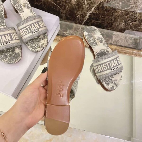 Christian Dior Dway Slide Gray Toile De Jouy Embroidered Cotton Gray For Women CD KCQ209TJE_S21G