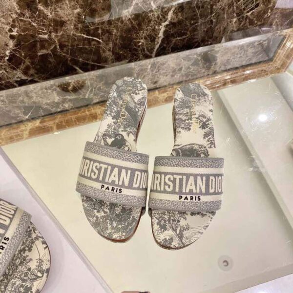 Christian Dior Dway Slide Gray Toile De Jouy Embroidered Cotton Gray For Women CD KCQ209TJE_S21G