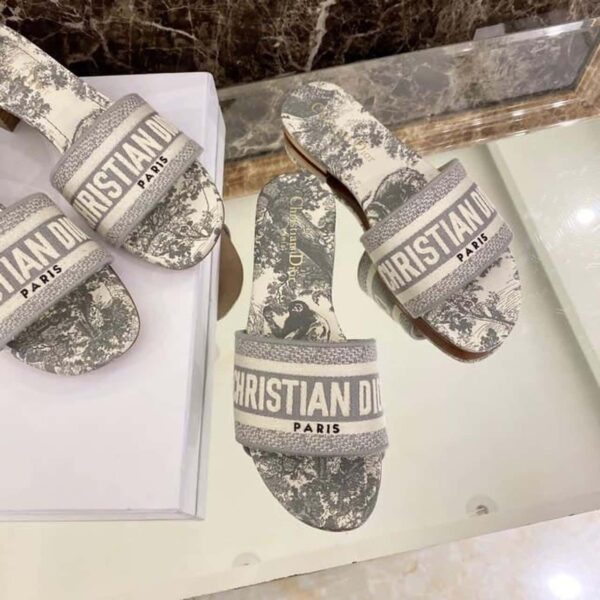 Christian Dior Dway Slide Gray Toile De Jouy Embroidered Cotton Gray For Women CD KCQ209TJE_S21G