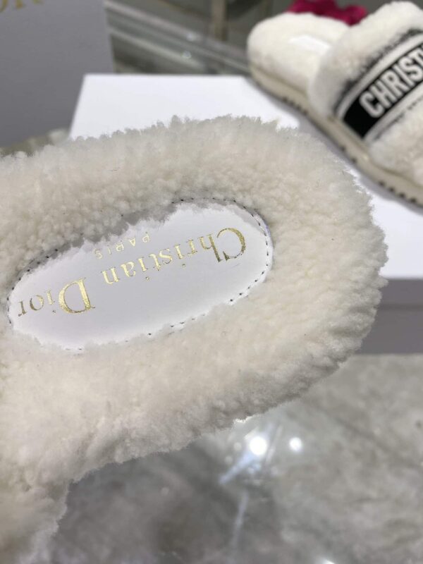 Christian Dior Dway Slide White Embroidered Cotton And Shearling White For Women CD KCQ551ESK_S38U
