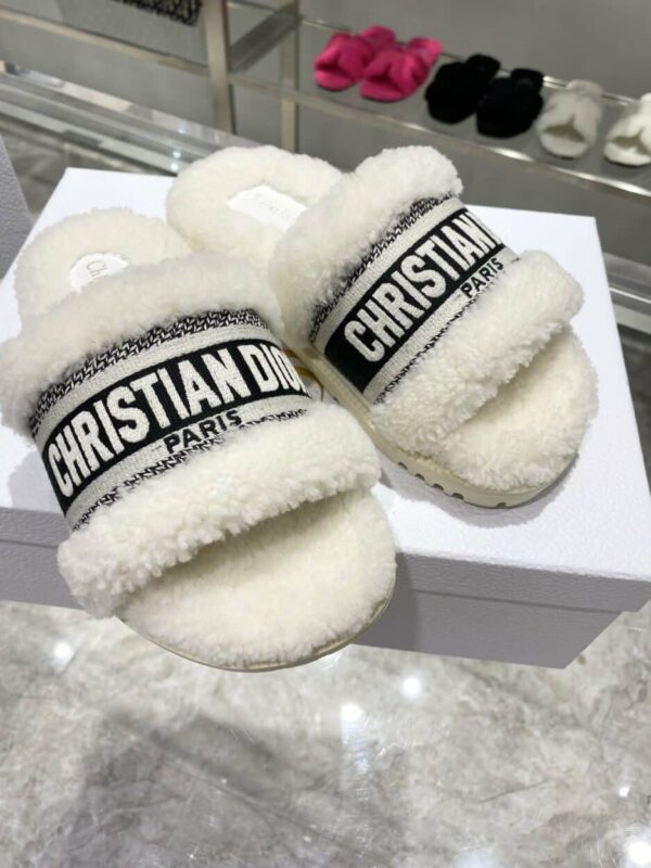 Christian Dior Dway Slide White Embroidered Cotton And Shearling White For Women CD KCQ551ESK_S38U