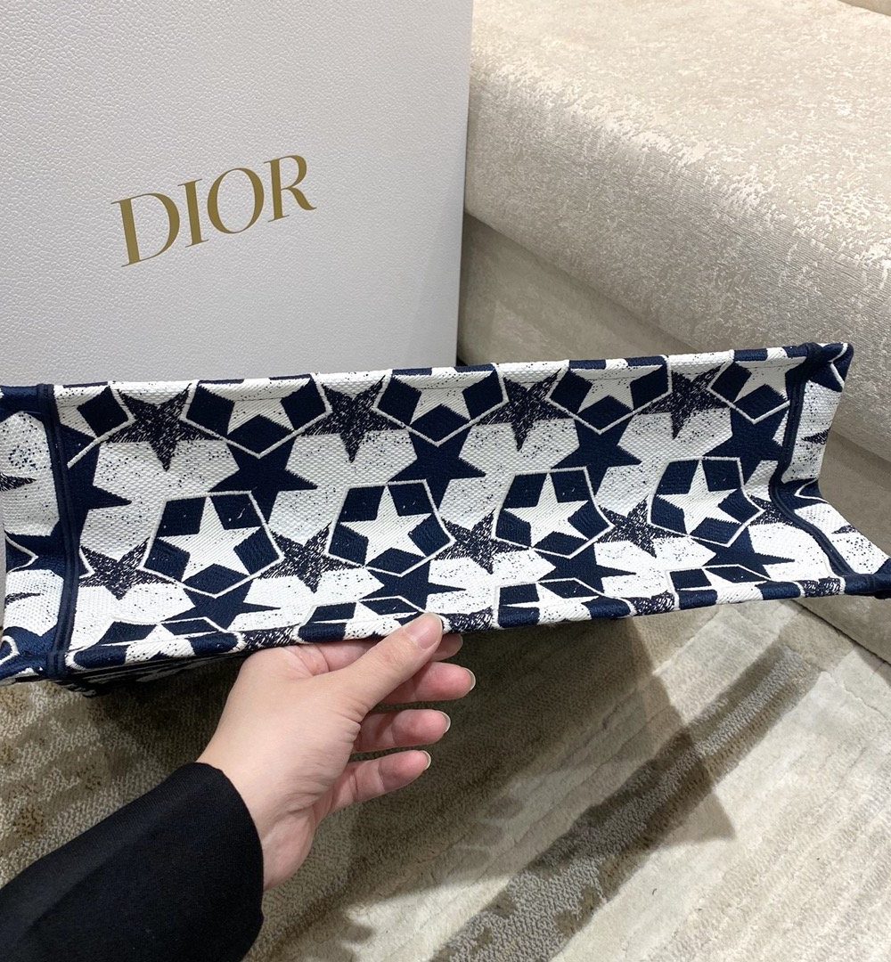 1:1 Replica Christian Dior Large Dior Book Tote Blue and White Dior Étoile Embroidery, Blue/White, For Women Women’s Handbags, 41cm CD M1286ZTQX_M928