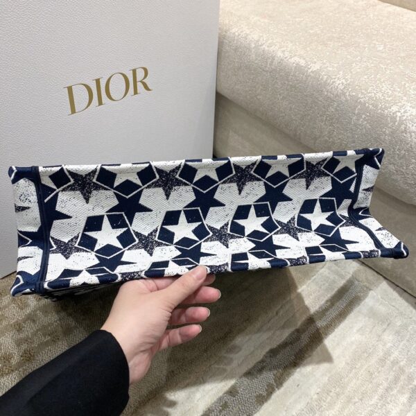 1:1 Replica Christian Dior Large Dior Book Tote Blue and White Dior Étoile Embroidery, Blue/White, For Women Women’s Handbags, 41cm CD M1286ZTQX_M928