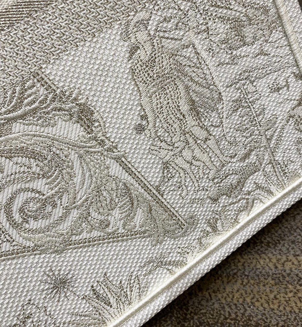 1:1 Replica Christian Dior Large Dior Book Tote Gold-Tone Dior Around The World Stella Embroidery, For Women Women’s Handbags, 42cm CD M1286ZTQL_M01E