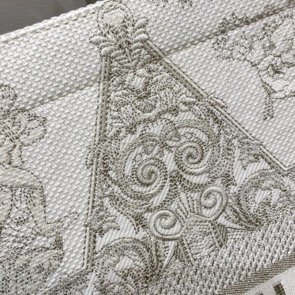 1:1 Replica Christian Dior Large Dior Book Tote Gold-Tone Dior Around The World Stella Embroidery, For Women Women’s Handbags, 42cm CD M1286ZTQL_M01E