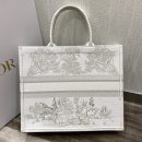 1:1 Replica Christian Dior Large Dior Book Tote Gold-Tone Dior Around The World Stella Embroidery, For Women Women’s Handbags, 42cm CD M1286ZTQL_M01E
