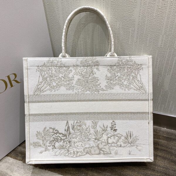 1:1 Replica Christian Dior Large Dior Book Tote Gold-Tone Dior Around The World Stella Embroidery, For Women Women’s Handbags, 42cm CD M1286ZTQL_M01E