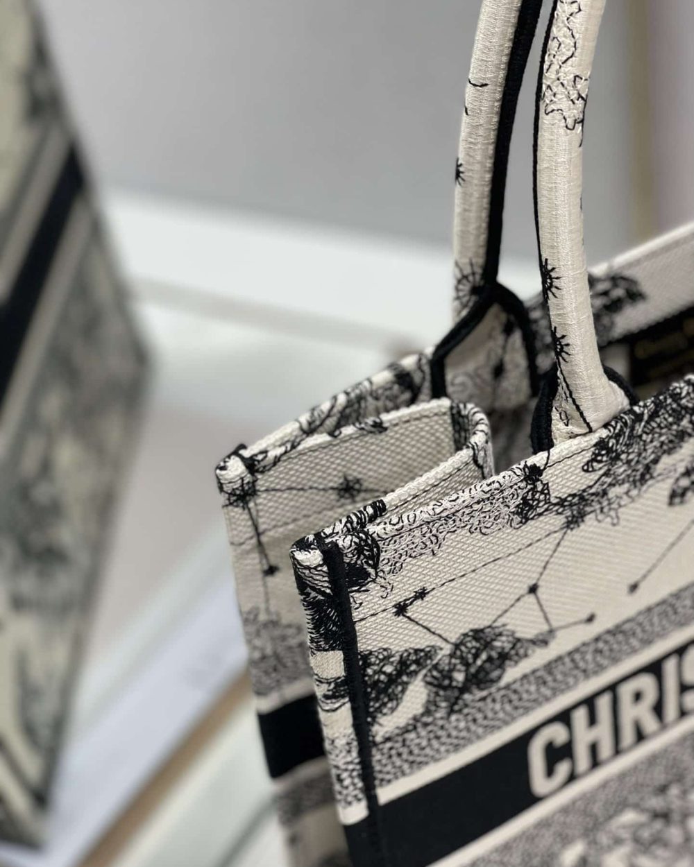 1:1 Replica Christian Dior Medium Dior Book Tote Bag, Black/White, For Women Women’s Handbags, Shoulder Bags, 36cm CD M1296ZRHZ_M941